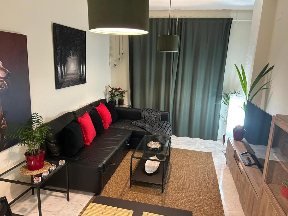 Apartamento Suite Torre Alta Parking Gratis Seville Exterior photo