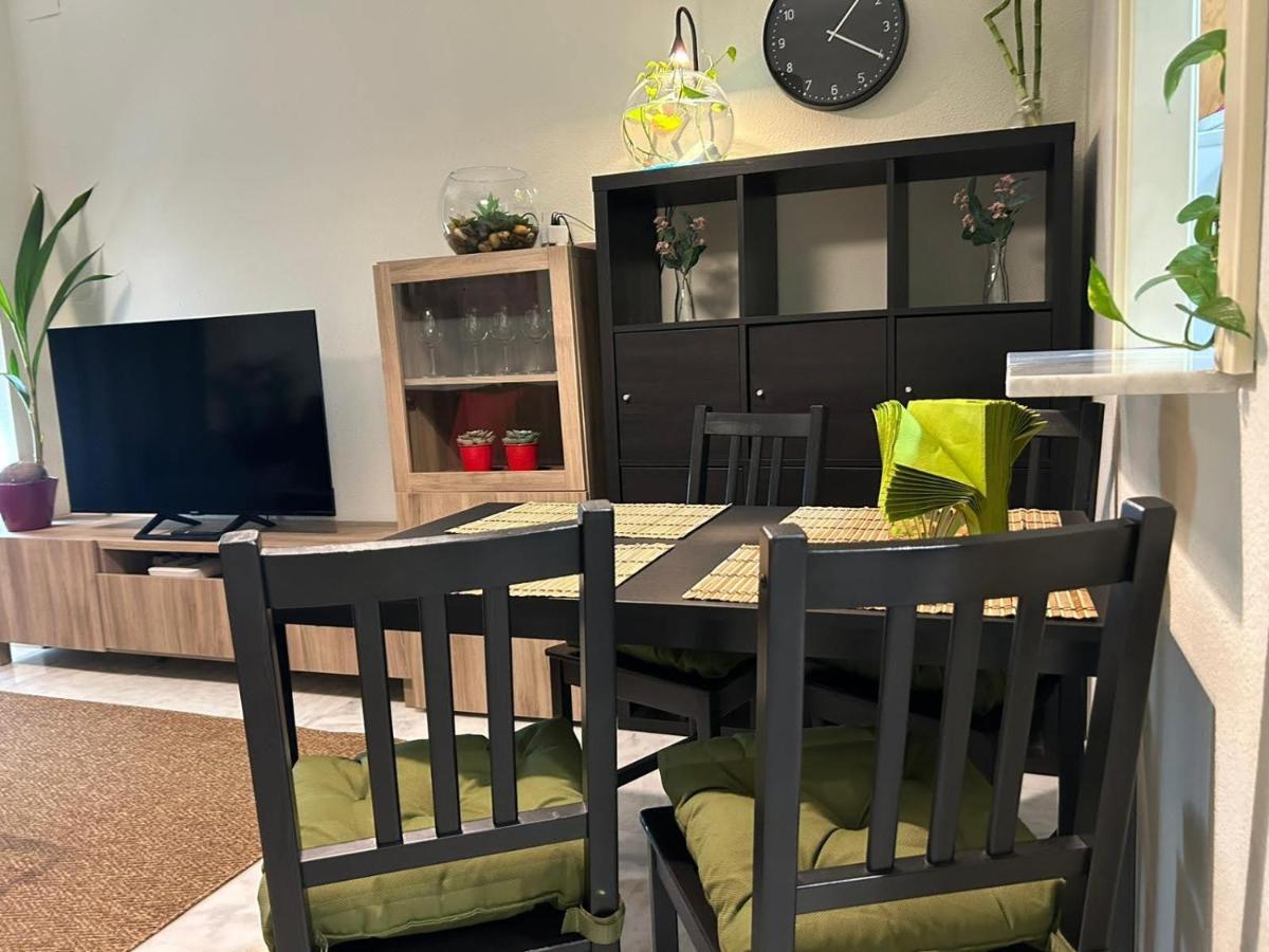 Apartamento Suite Torre Alta Parking Gratis Seville Exterior photo