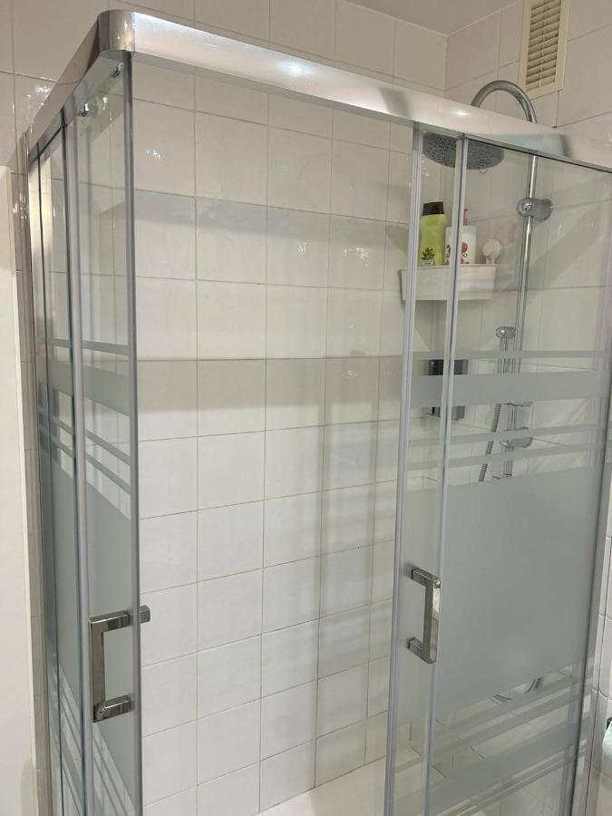 Apartamento Suite Torre Alta Parking Gratis Seville Exterior photo
